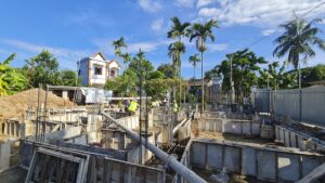 Toàn cảnh công trình bắt đầu triển khai đổ bê tông móng